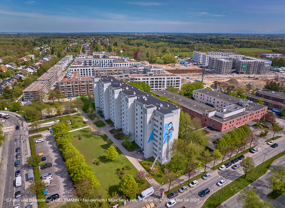 04.05.2023 - Luftbilder vom Alexisqaurtier und Pandion Verde in Neuperlach